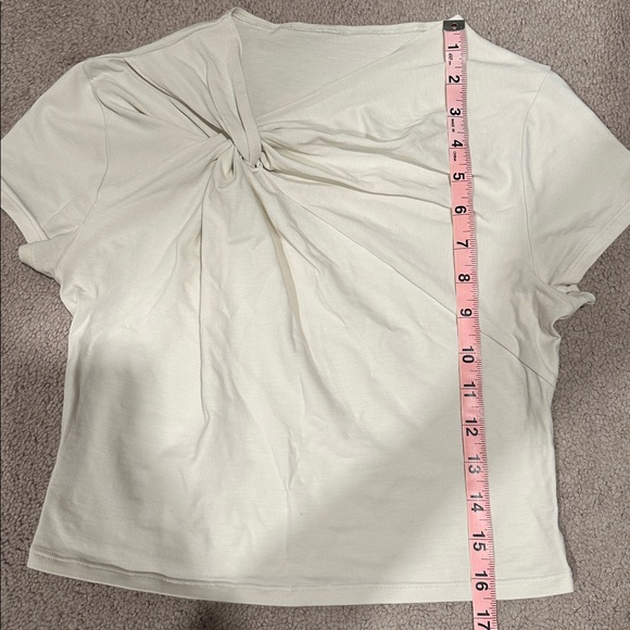 Lululemon Athletica Asymmetrical Front-Twist T-Shirt - Bone - Picture 4 of 5